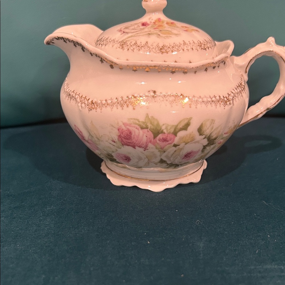 Vintage Royal Austria O&EG CREAMER hand painted Roses Floral Gold Trim - Picture 1 of 5